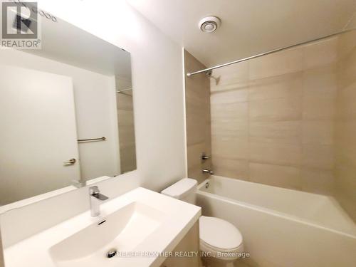 412 - 77 Mutual Street, Toronto, ON - Indoor Photo Showing Bathroom