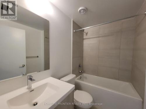 412 - 77 Mutual Street, Toronto, ON - Indoor Photo Showing Bathroom
