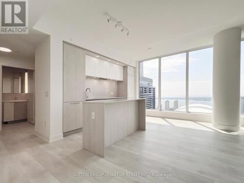 3908 - 35 Mercer Street, Toronto, ON - Indoor Photo Showing Kitchen