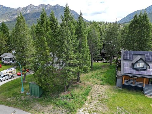 7332 Yoho Drive, Radium Hot Springs, BC 