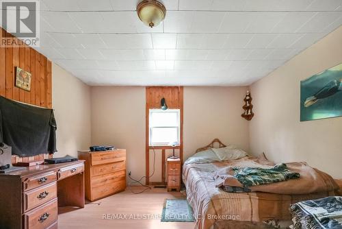 189 Boundary Road, Kawartha Lakes, ON - Indoor Photo Showing Bedroom