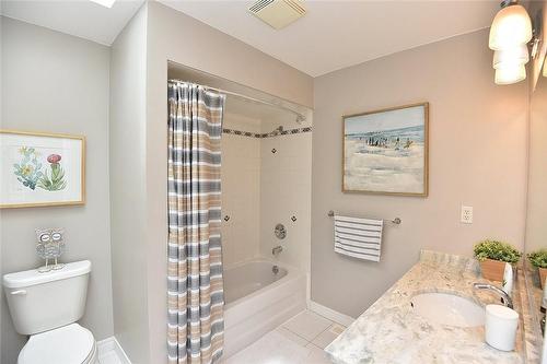 27 Dalia Avenue, Hamilton, ON - Indoor Photo Showing Bathroom