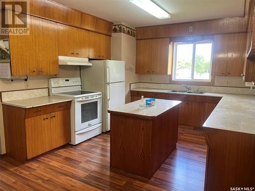 231 Oak Street, Porcupine Plain, SK - Indoor Photo Showing Kitchen With Double Sink