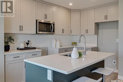 3225 Green Turtle Road, Regina, SK - Indoor Photo Showing Kitchen With Upgraded Kitchen