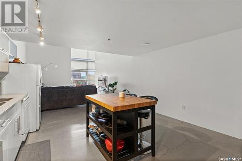 327 120 23Rd Street E, Saskatoon, SK - Indoor Photo Showing Kitchen