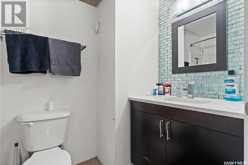 327 120 23Rd Street E, Saskatoon, SK - Indoor Photo Showing Bathroom