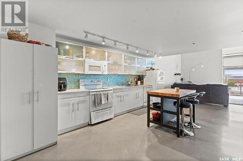 327 120 23Rd Street E, Saskatoon, SK - Indoor Photo Showing Kitchen