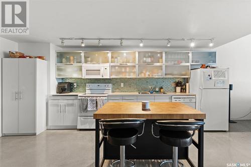 327 120 23Rd Street E, Saskatoon, SK - Indoor Photo Showing Kitchen