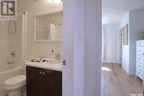 61 Brigham Road, Moose Jaw, SK - Indoor Photo Showing Bathroom