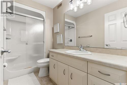 6011 Wascana Court, Regina, SK - Indoor Photo Showing Bathroom