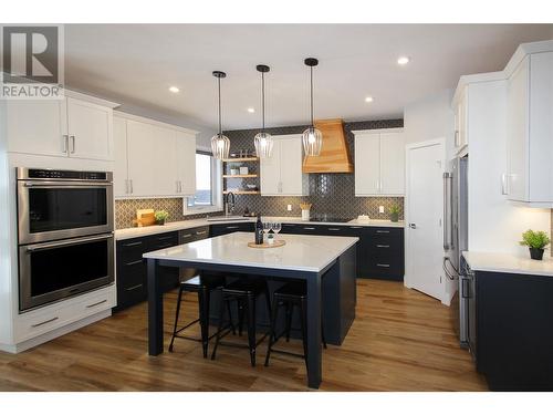 1008 87 Avenue, Dawson Creek, BC - Indoor Photo Showing Kitchen With Upgraded Kitchen