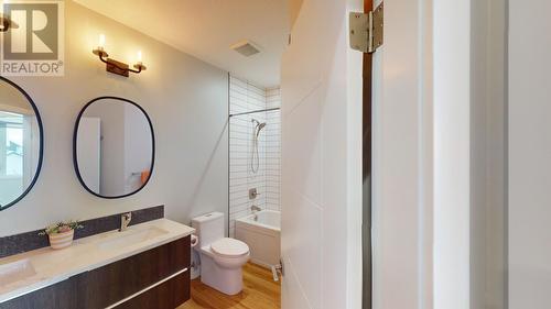 1008 87 Avenue, Dawson Creek, BC - Indoor Photo Showing Bathroom