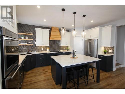 1008 87 Avenue, Dawson Creek, BC - Indoor Photo Showing Kitchen With Upgraded Kitchen