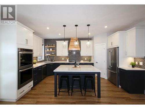 1008 87 Avenue, Dawson Creek, BC - Indoor Photo Showing Kitchen With Double Sink With Upgraded Kitchen