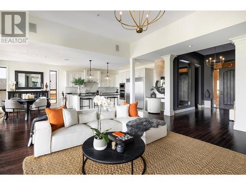 328 Cordon Place, Vernon, BC - Indoor Photo Showing Living Room