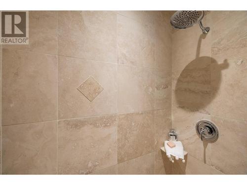 328 Cordon Place, Vernon, BC - Indoor Photo Showing Bathroom