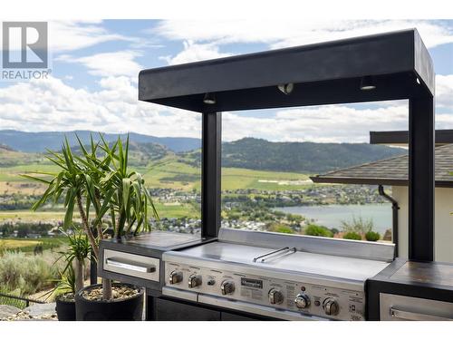 328 Cordon Place, Vernon, BC -  Photo Showing Kitchen