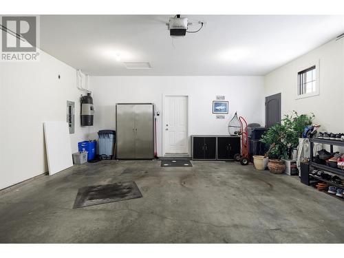 328 Cordon Place, Vernon, BC - Indoor Photo Showing Garage