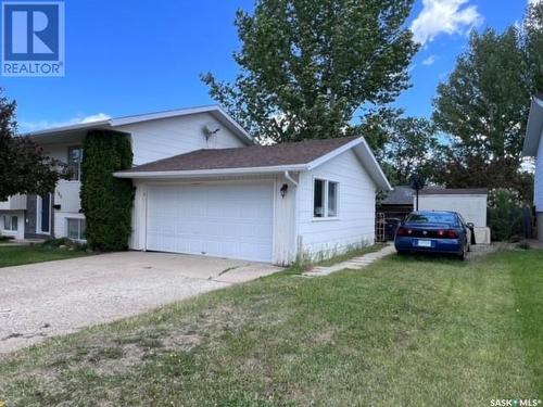 380 Powell Crescent, Swift Current, SK - Outdoor