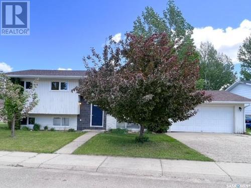 380 Powell Crescent, Swift Current, SK - Outdoor With Facade