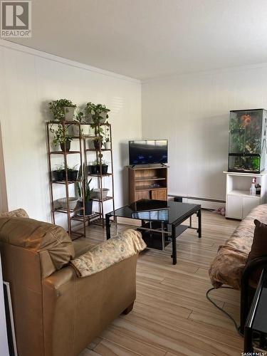 113 3Rd Street E, St. Walburg, SK - Indoor Photo Showing Living Room