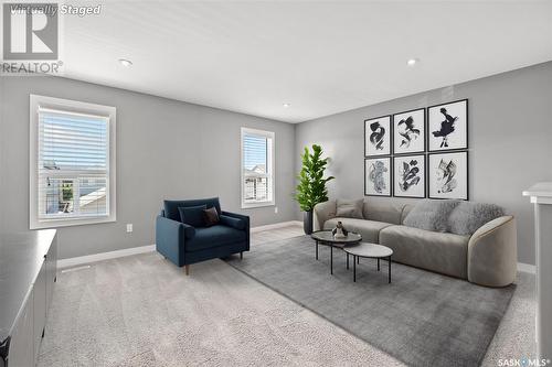 338 Pichler Crescent, Saskatoon, SK - Indoor Photo Showing Living Room