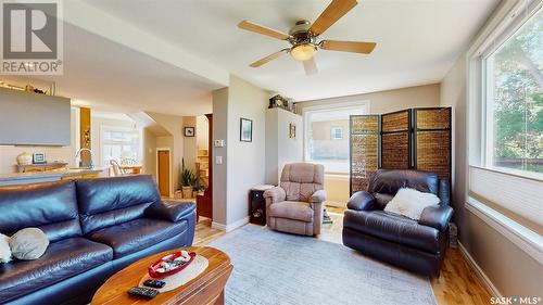 1821 Connaught Street, Regina, SK - Indoor Photo Showing Living Room