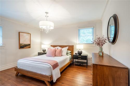 898 Partridge Drive, Burlington, ON - Indoor Photo Showing Bedroom