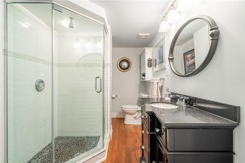 898 Partridge Drive, Burlington, ON - Indoor Photo Showing Bathroom