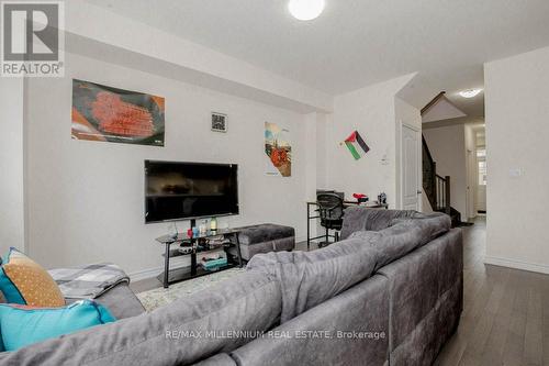 301 Vanilla Trail, Thorold, ON - Indoor Photo Showing Living Room