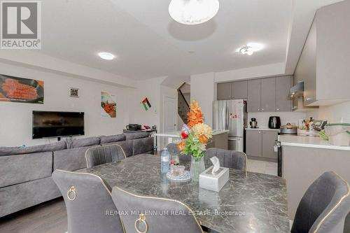 301 Vanilla Trail, Thorold, ON - Indoor Photo Showing Dining Room