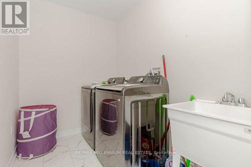 301 Vanilla Trail, Thorold, ON - Indoor Photo Showing Laundry Room