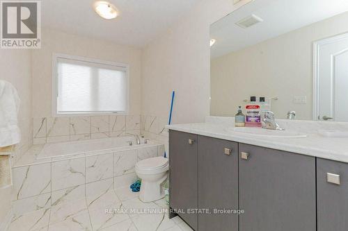 301 Vanilla Trail, Thorold, ON - Indoor Photo Showing Bathroom