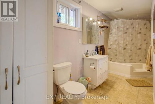 549 Alfred Street, Kingston, ON - Indoor Photo Showing Bathroom