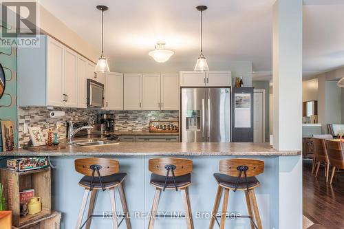 8466 Kelsey Crescent, Niagara Falls, ON - Indoor Photo Showing Kitchen With Double Sink