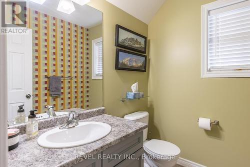 8466 Kelsey Crescent, Niagara Falls, ON - Indoor Photo Showing Bathroom