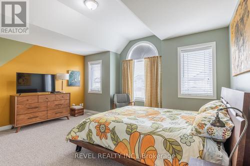 8466 Kelsey Crescent, Niagara Falls, ON - Indoor Photo Showing Bedroom