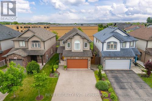 8466 Kelsey Crescent, Niagara Falls, ON - Outdoor With Facade