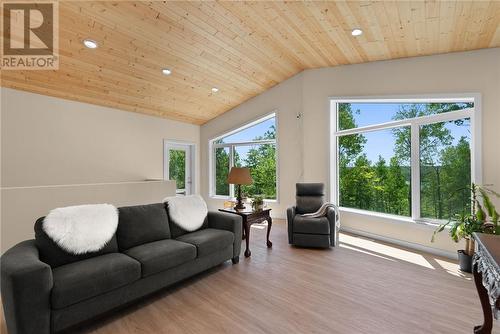 2132 Vermillion Lake Road, Chelmsford, ON - Indoor Photo Showing Living Room