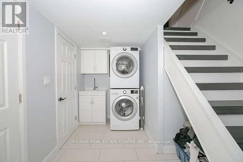 18 Alphonse Crescent, Mississauga, ON - Indoor Photo Showing Laundry Room