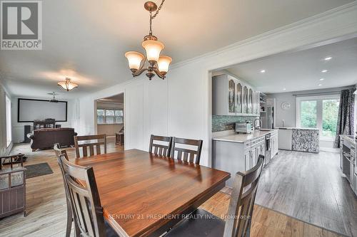 15 Leslie Frost Lane, Kawartha Lakes, ON - Indoor Photo Showing Dining Room