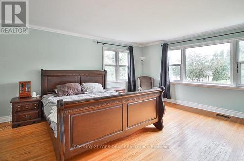 15 Leslie Frost Lane, Kawartha Lakes, ON - Indoor Photo Showing Bedroom
