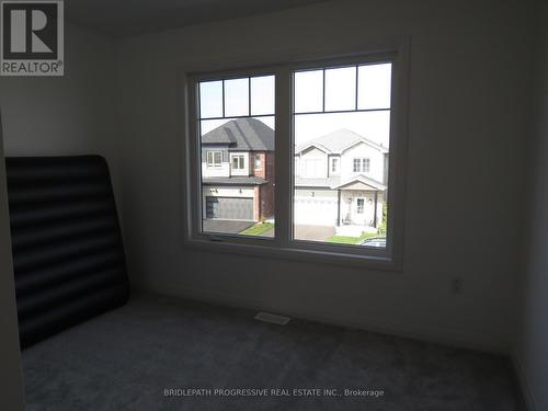 22 Alaskan Heights, Barrie (Holly), ON - Indoor Photo Showing Other Room