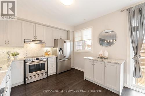 48 Mccardy Court, Caledon, ON - Indoor Photo Showing Kitchen With Upgraded Kitchen