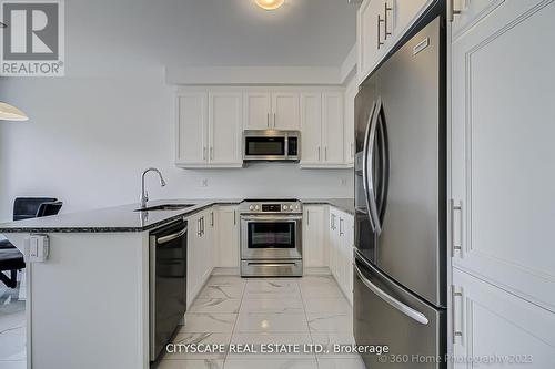 3083 William Cutmore Boulevard, Oakville, ON - Indoor Photo Showing Kitchen With Upgraded Kitchen