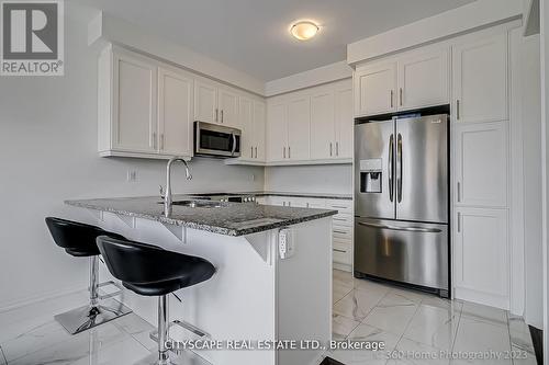 3083 William Cutmore Boulevard, Oakville, ON - Indoor Photo Showing Kitchen