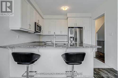 3083 William Cutmore Boulevard, Oakville, ON - Indoor Photo Showing Kitchen With Upgraded Kitchen