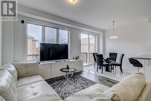 3083 William Cutmore Boulevard, Oakville, ON - Indoor Photo Showing Living Room