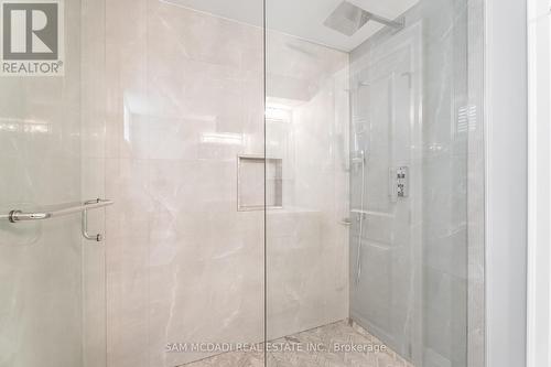 923 Indian Road, Mississauga, ON - Indoor Photo Showing Bathroom