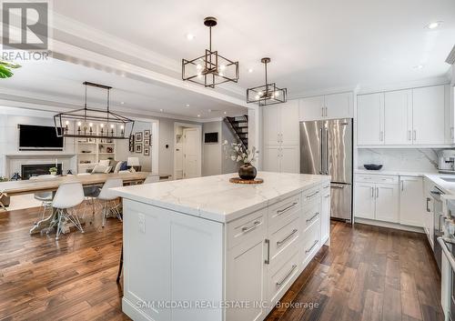 923 Indian Road, Mississauga, ON - Indoor Photo Showing Kitchen
